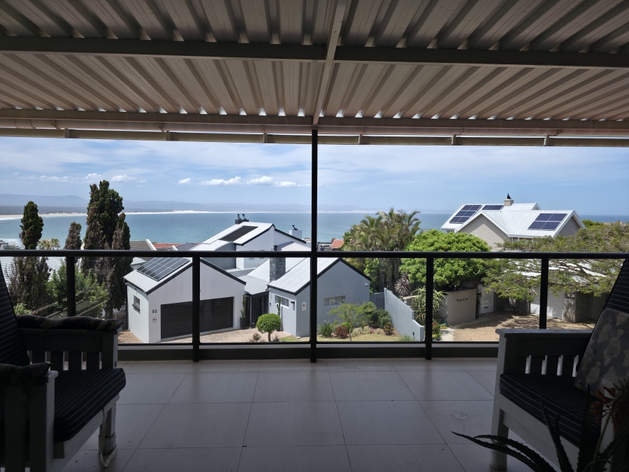 5 Bedroom Property for Sale in Wavecrest Eastern Cape